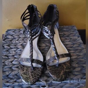 White House Black Market Sz 8 Stylish Women's Strappy Sandals